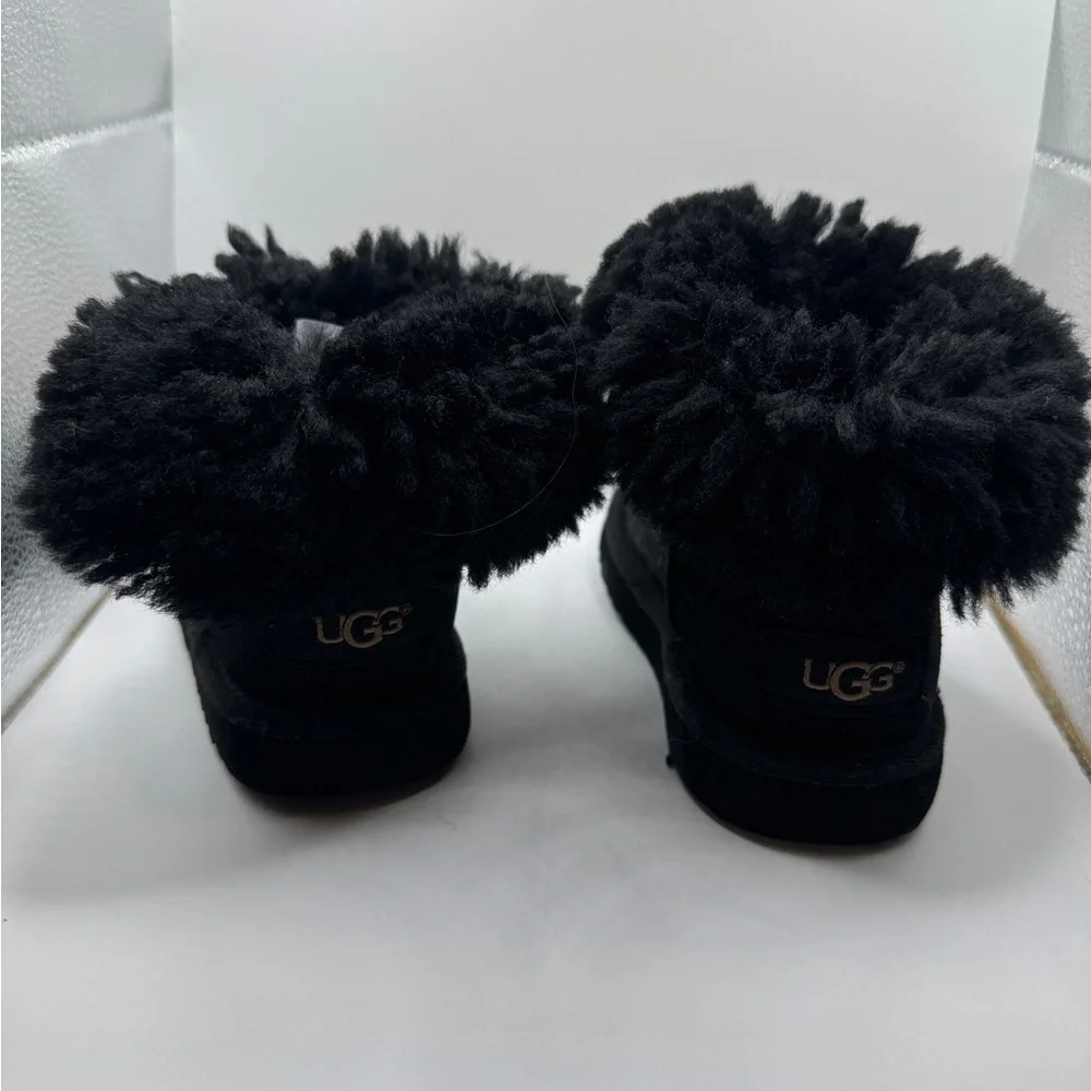 Ugg Toddler Unisex Size 9 Black Fur Fold Over Boots